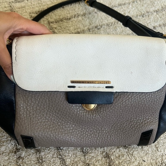Marc by Marc Jacobs Colorblock Leather Crossbody Bag – Taupe Cream Black - Picture 10 of 16